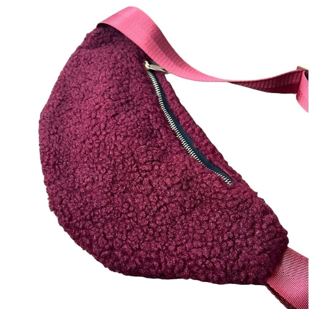 Bearpaw Fanny Pack Bag Shearling Adjustable Fanny Pack Burgundy Dark Red - Picture 2 of 8